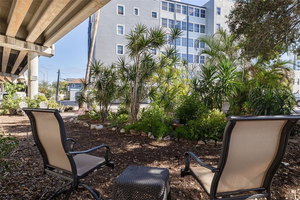 For Sale: $199,000 (1 beds, 1 baths, 850 Square Feet)