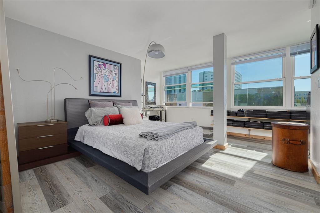 For Sale: $199,000 (1 beds, 1 baths, 850 Square Feet)