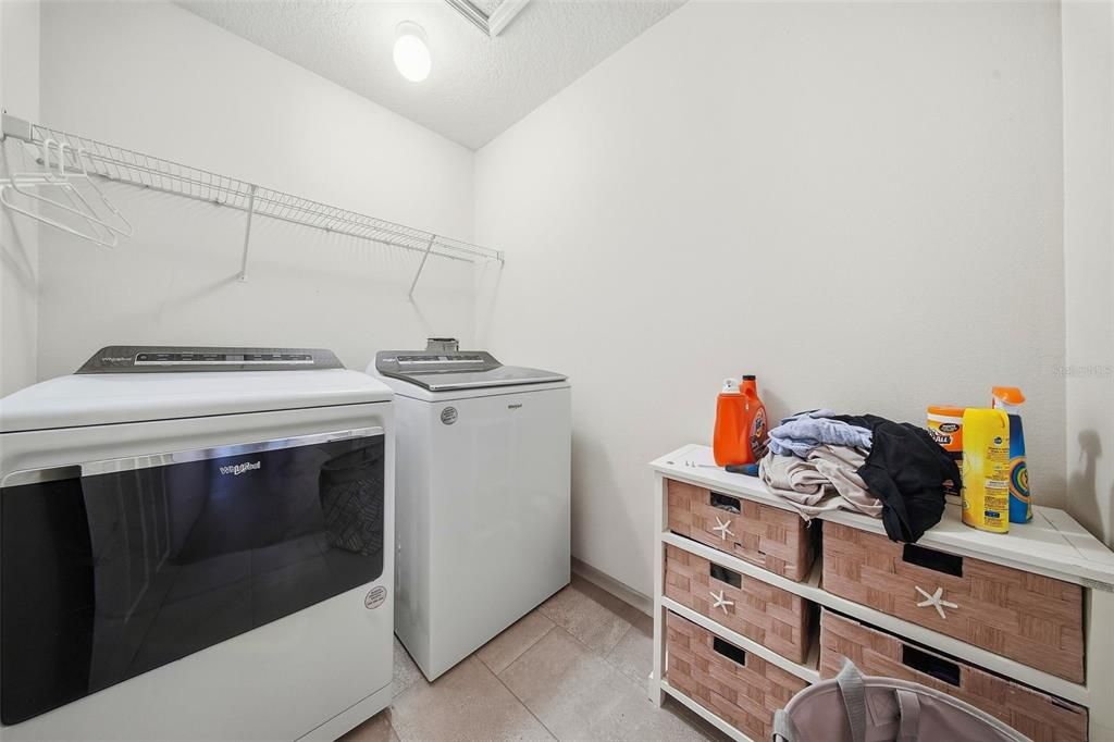 待售: $419,000 (4 贝兹, 3 浴室, 2365 平方英尺)