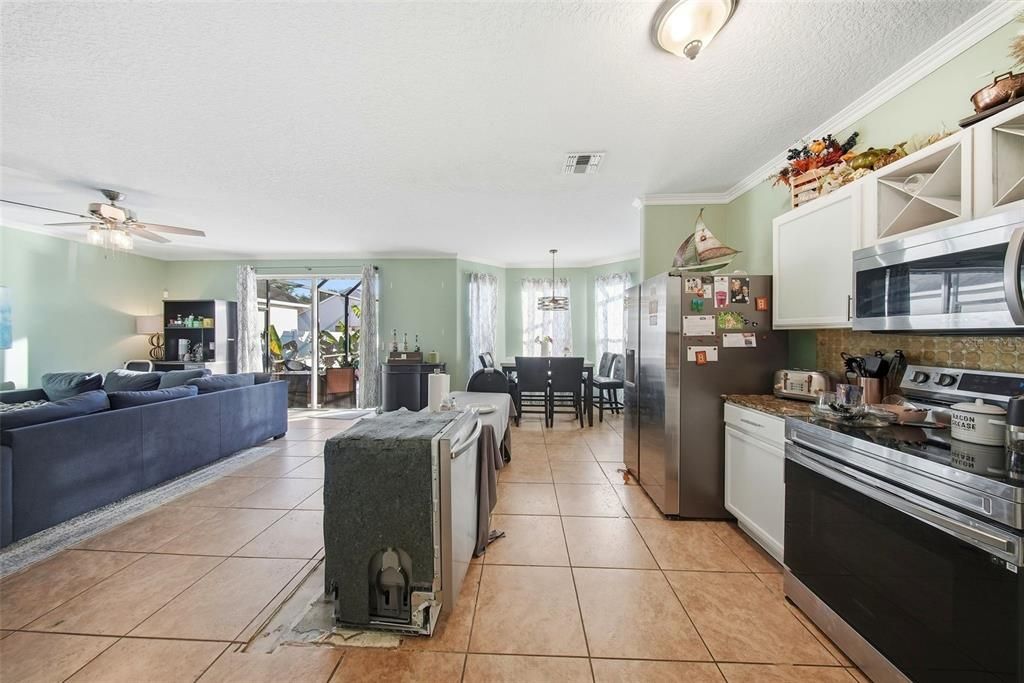 待售: $419,000 (4 贝兹, 3 浴室, 2365 平方英尺)