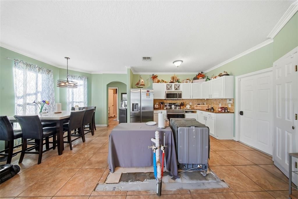 待售: $419,000 (4 贝兹, 3 浴室, 2365 平方英尺)