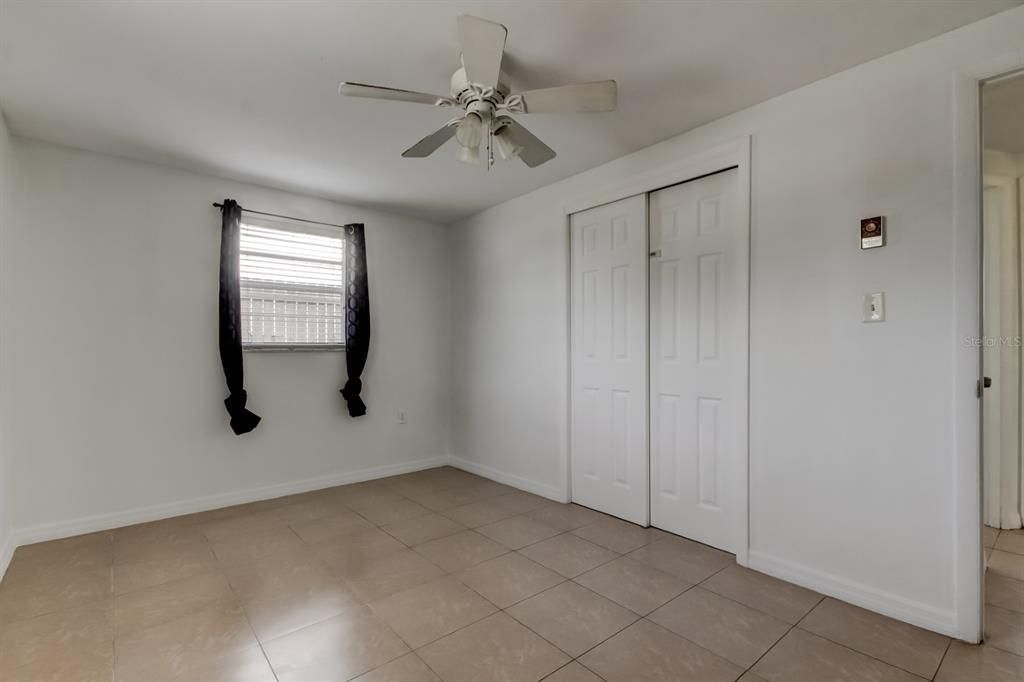 For Sale: $225,000 (2 beds, 1 baths, 936 Square Feet)