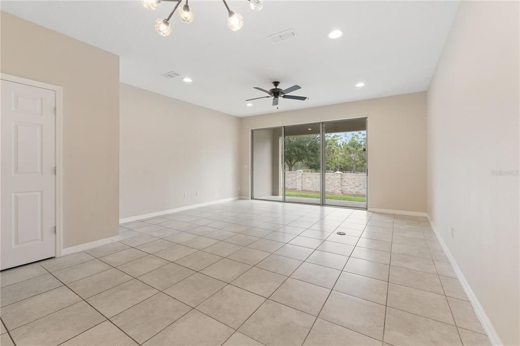 For Sale: $279,900 (3 beds, 2 baths, 1450 Square Feet)