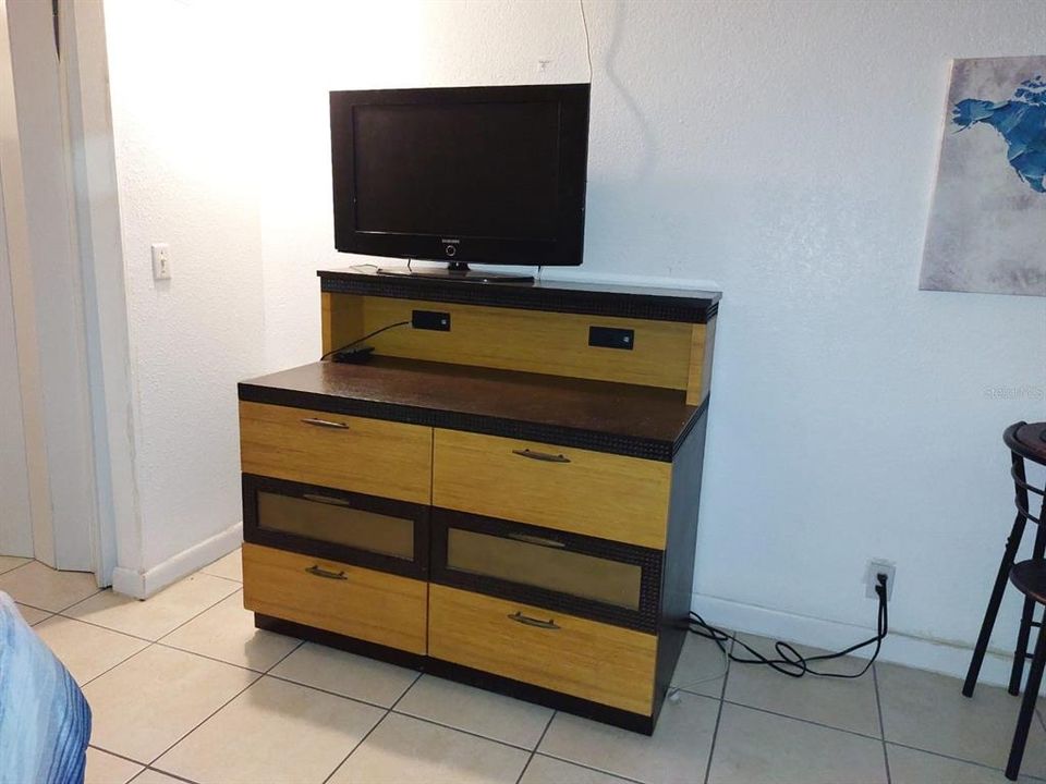 待售: $70,000 (0 贝兹, 1 浴室, 300 平方英尺)