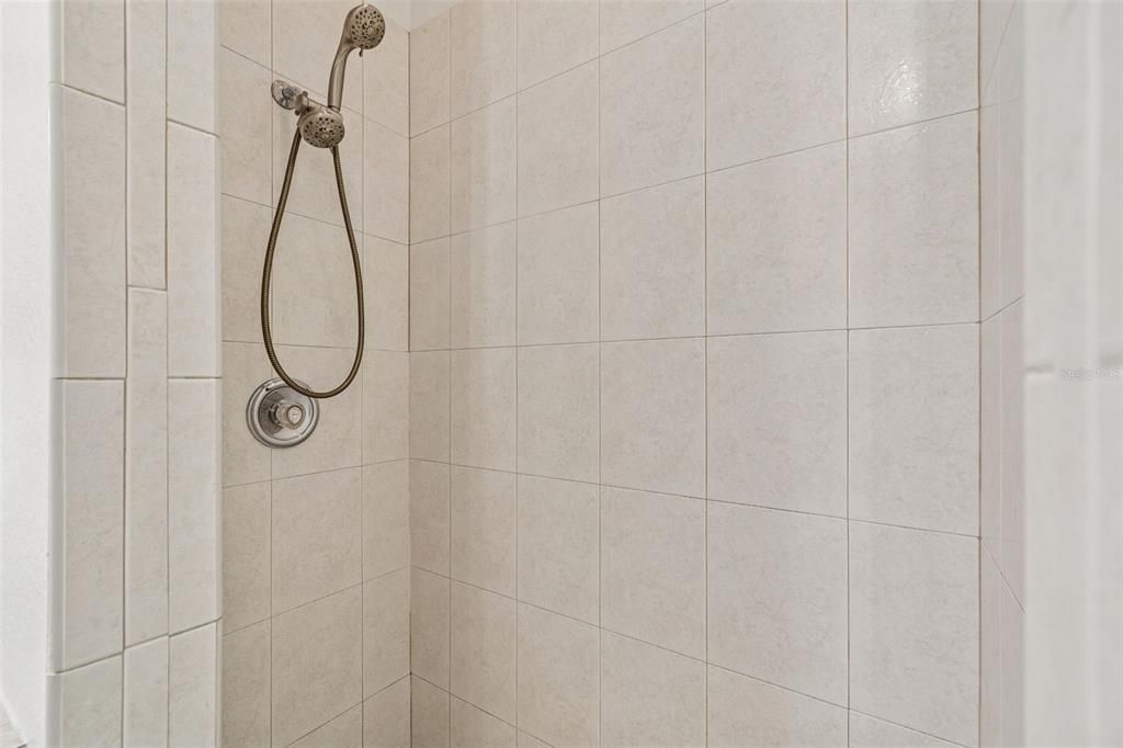 En Venta: $325,000 (3 camas, 2 baños, 1697 Pies cuadrados)