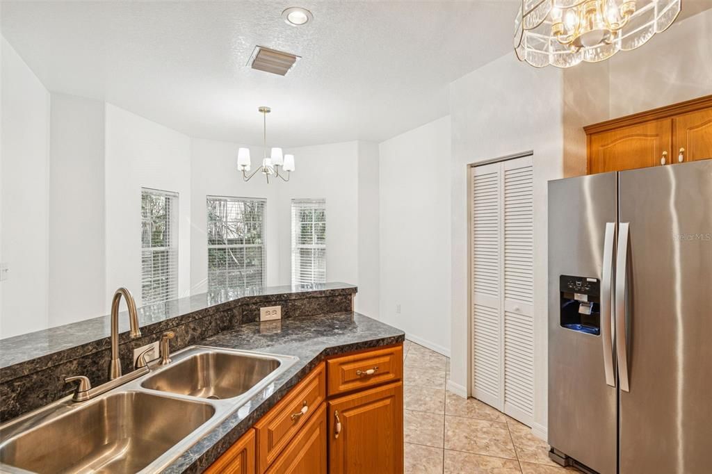 En Venta: $325,000 (3 camas, 2 baños, 1697 Pies cuadrados)