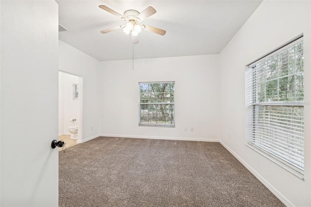 En Venta: $325,000 (3 camas, 2 baños, 1697 Pies cuadrados)