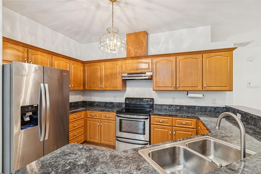 En Venta: $325,000 (3 camas, 2 baños, 1697 Pies cuadrados)