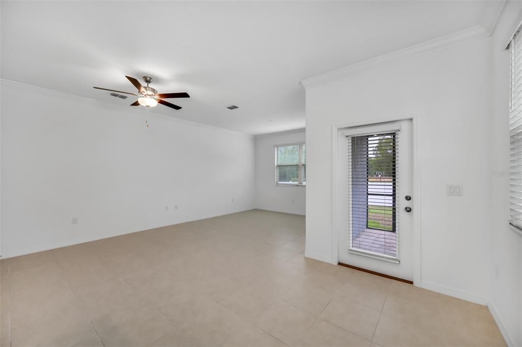 В аренду: $2,090 (3 спален, 2 ванн, 1787 Квадратных фут)