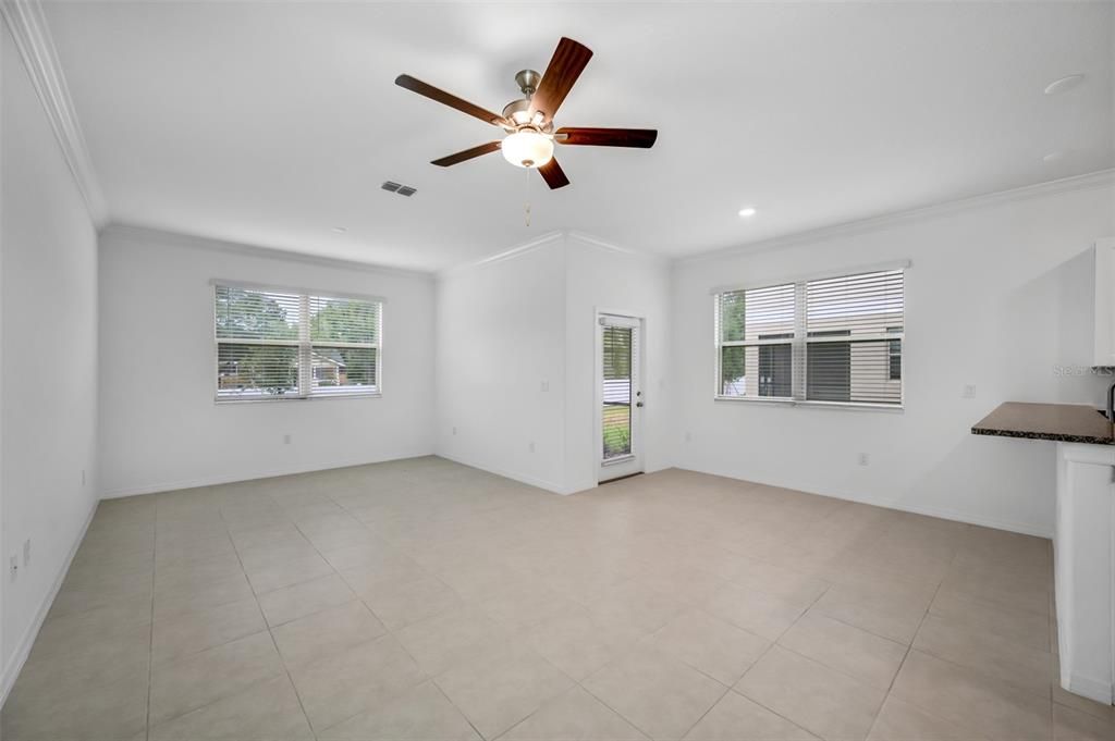 В аренду: $2,090 (3 спален, 2 ванн, 1787 Квадратных фут)