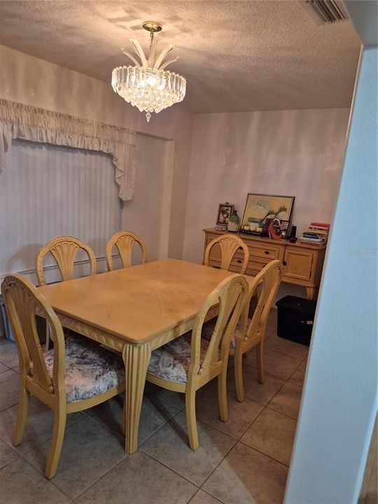 出租: $1,800 (3 贝兹, 2 浴室, 1483.5 平方英尺)