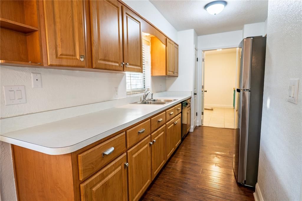 For Sale: $199,900 (3 beds, 1 baths, 1092 Square Feet)