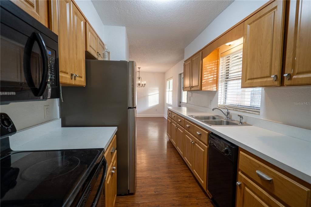 For Sale: $199,900 (3 beds, 1 baths, 1092 Square Feet)