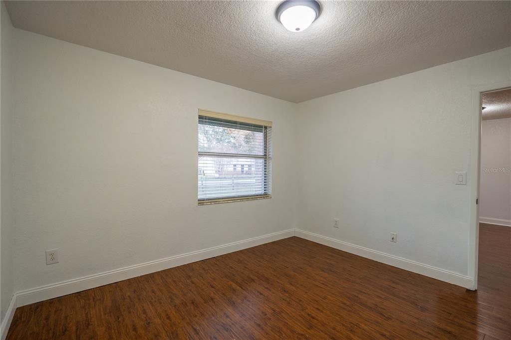 For Sale: $199,900 (3 beds, 1 baths, 1092 Square Feet)