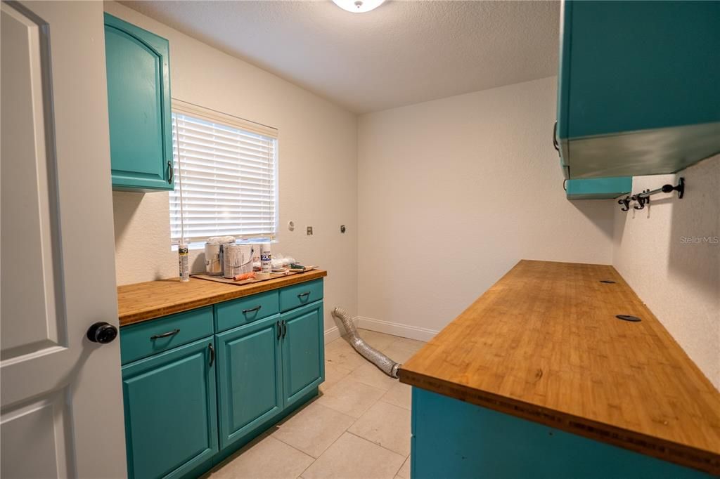 For Sale: $199,900 (3 beds, 1 baths, 1092 Square Feet)