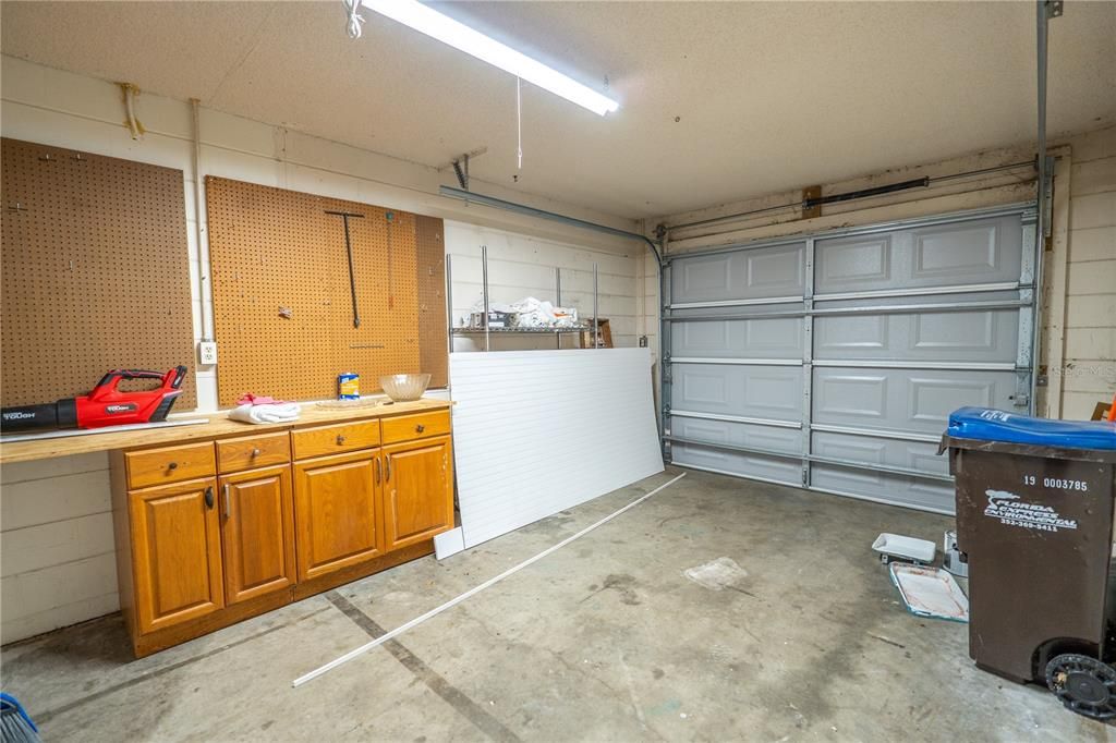 For Sale: $199,900 (3 beds, 1 baths, 1092 Square Feet)