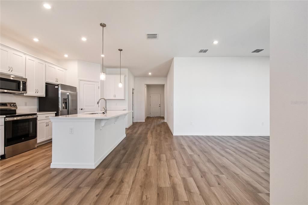 For Rent: $2,150 (3 beds, 2 baths, 1589 Square Feet)