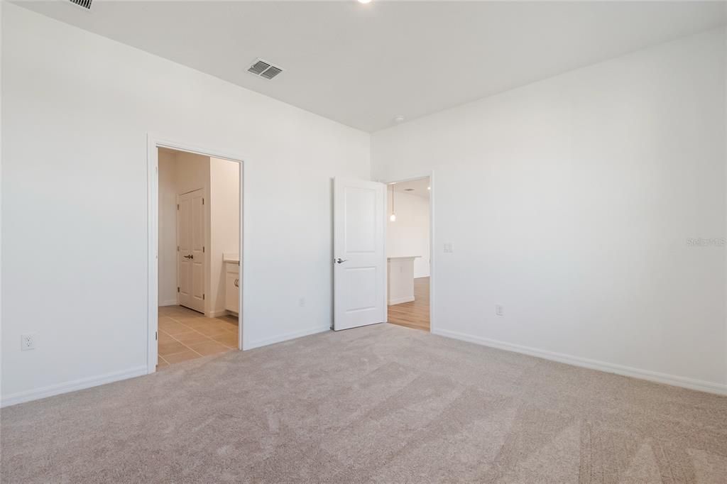 For Rent: $2,150 (3 beds, 2 baths, 1589 Square Feet)