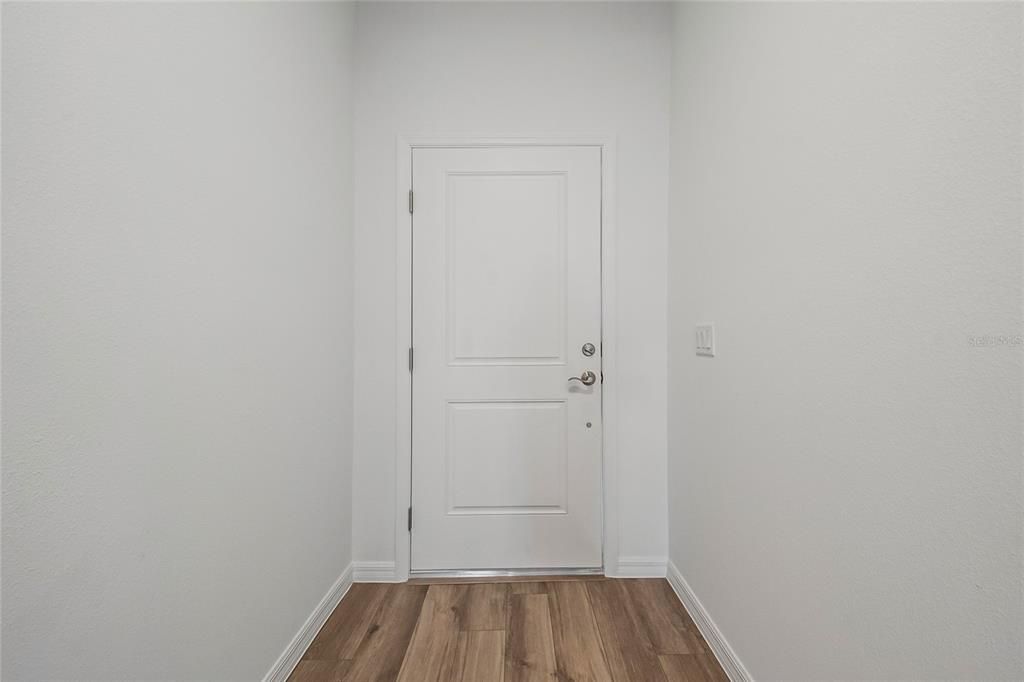 For Rent: $2,150 (3 beds, 2 baths, 1589 Square Feet)