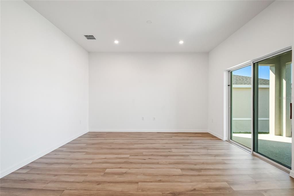 For Rent: $2,150 (3 beds, 2 baths, 1589 Square Feet)