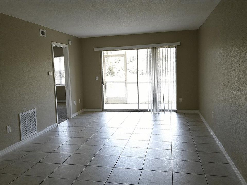 En Renta: $1,350 (2 camas, 2 baños, 860 Pies cuadrados)