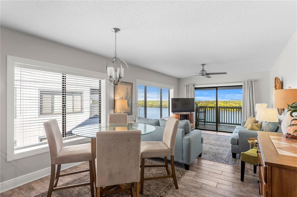 For Sale: $349,900 (2 beds, 12 baths, 1095 Square Feet)