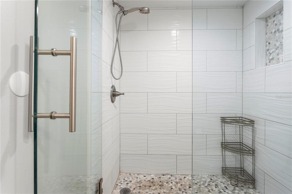 For Sale: $349,900 (2 beds, 12 baths, 1095 Square Feet)