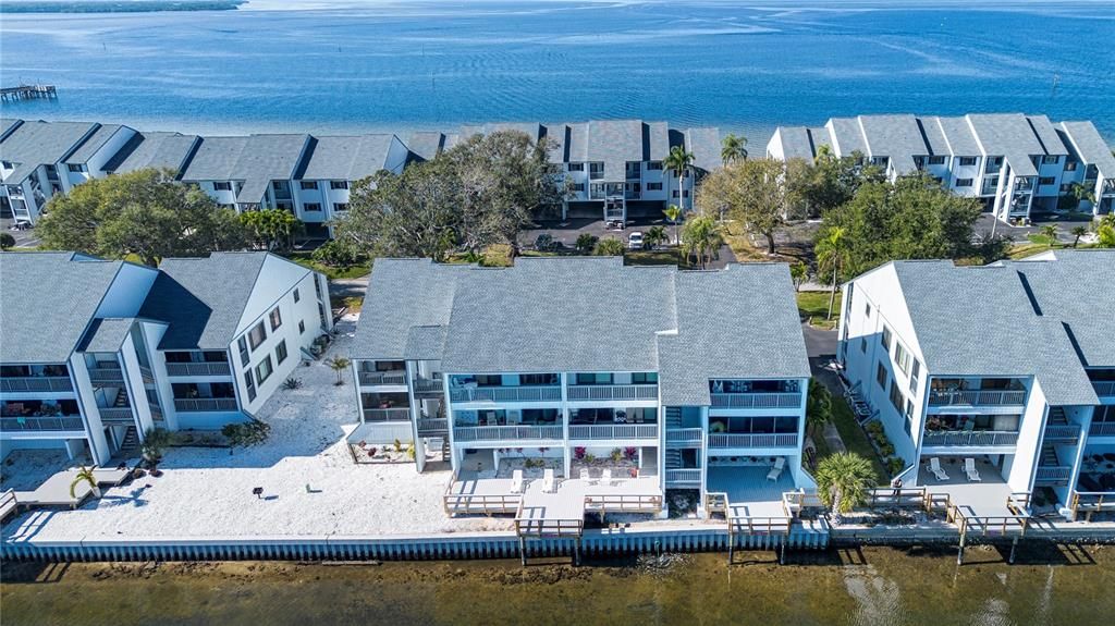 For Sale: $349,900 (2 beds, 12 baths, 1095 Square Feet)