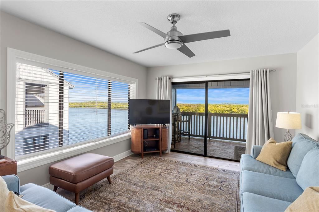 For Sale: $349,900 (2 beds, 12 baths, 1095 Square Feet)