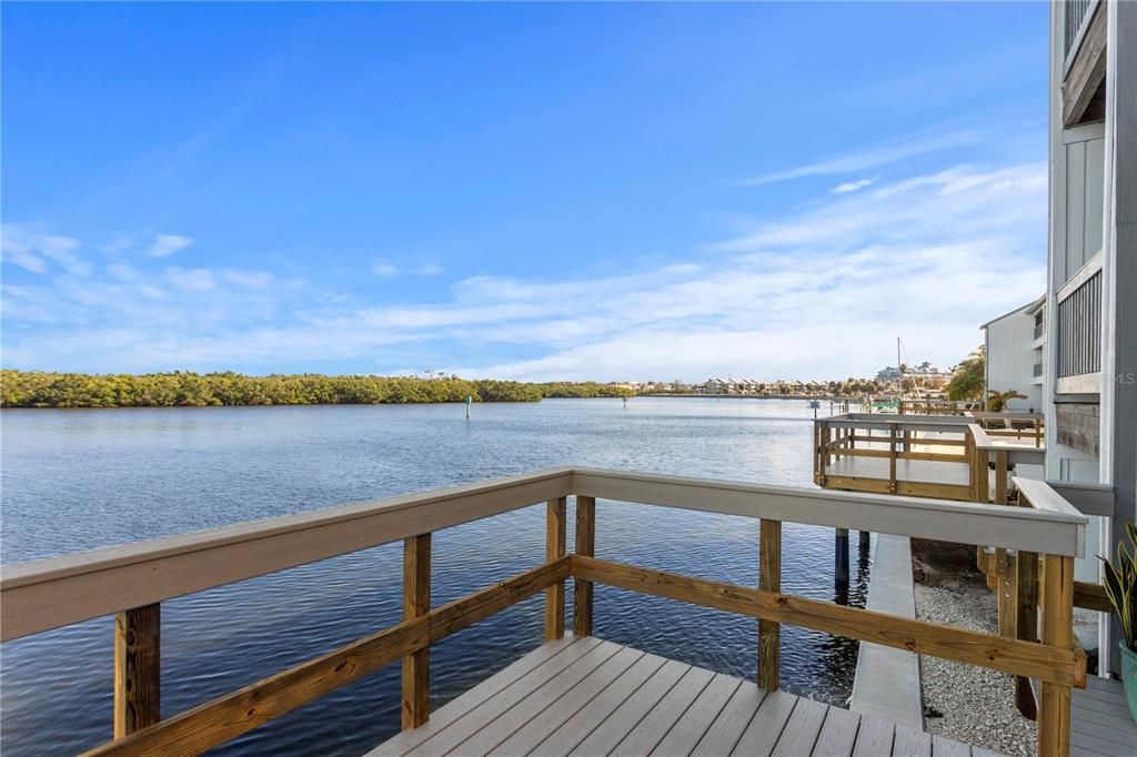 For Sale: $349,900 (2 beds, 12 baths, 1095 Square Feet)