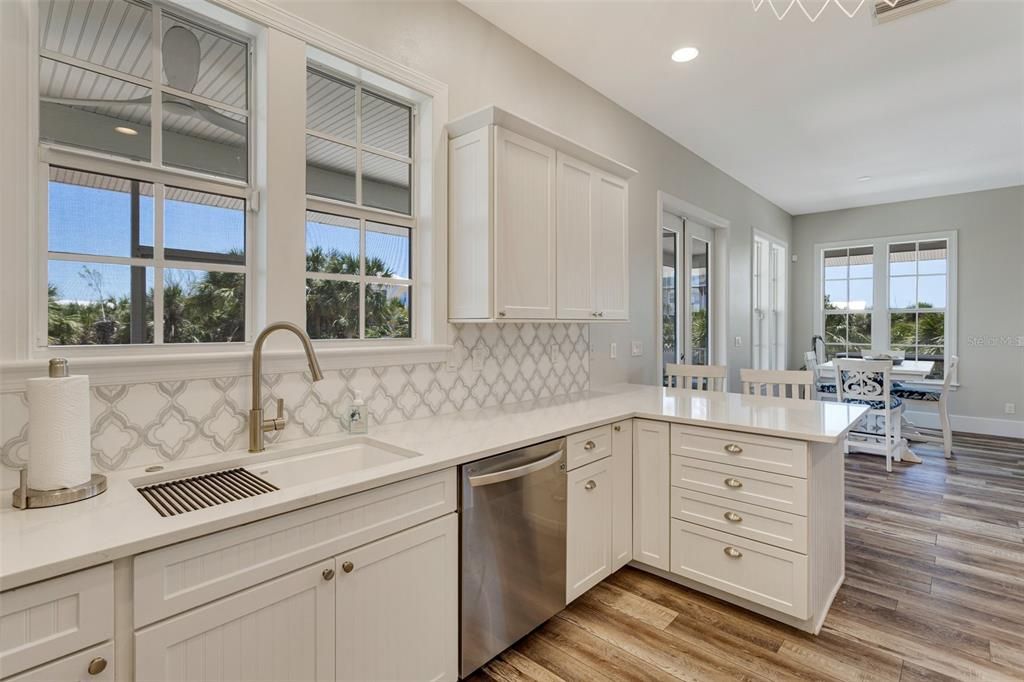 На продажу: $994,500 (3 спален, 2 ванн, 1430 Квадратных фут)