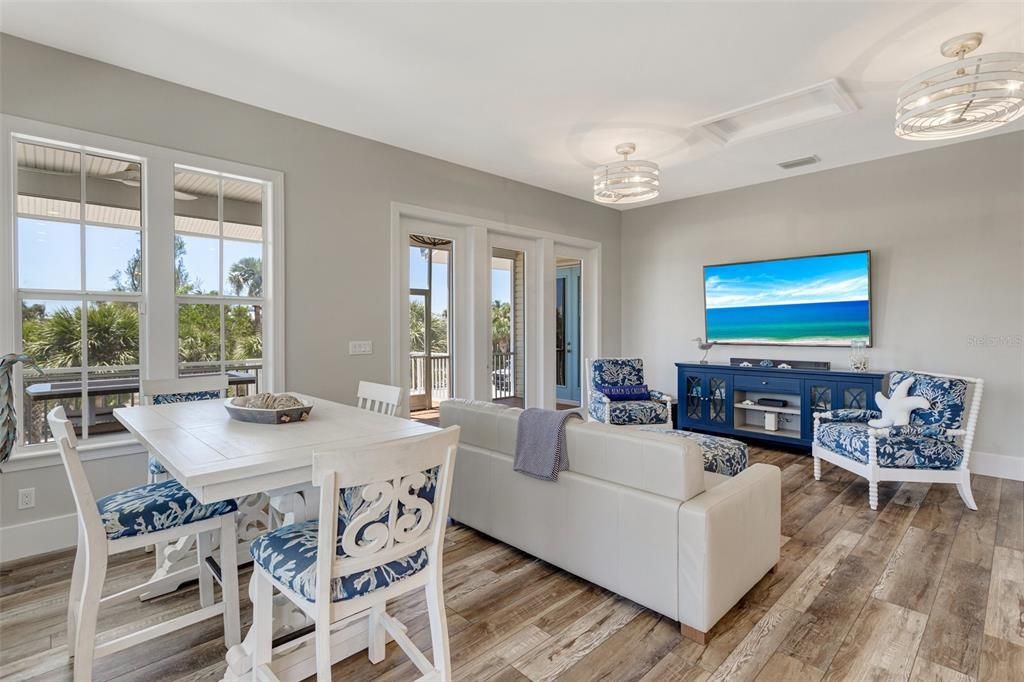 На продажу: $994,500 (3 спален, 2 ванн, 1430 Квадратных фут)