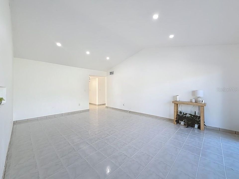 En Venta: $487,000 (3 camas, 2 baños, 1276 Pies cuadrados)