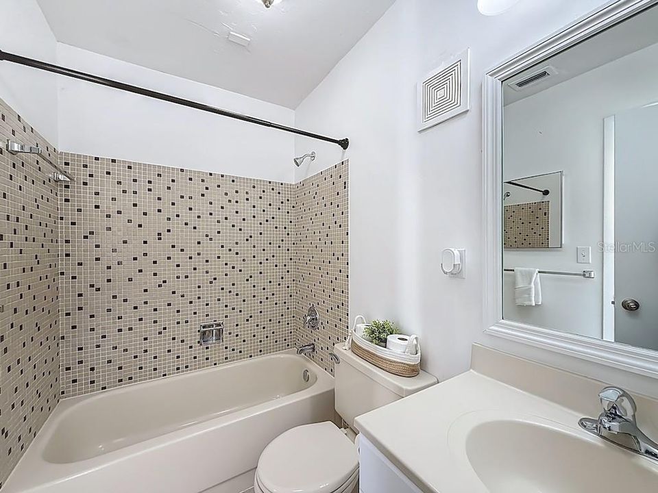 En Venta: $487,000 (3 camas, 2 baños, 1276 Pies cuadrados)