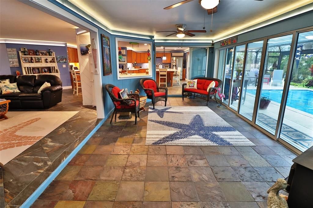 На продажу: $799,000 (3 спален, 3 ванн, 2243 Квадратных фут)