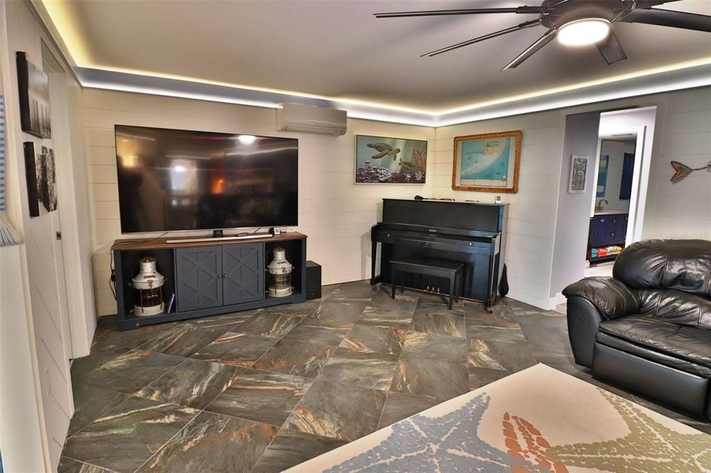 На продажу: $799,000 (3 спален, 3 ванн, 2243 Квадратных фут)