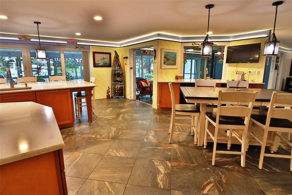 На продажу: $799,000 (3 спален, 3 ванн, 2243 Квадратных фут)