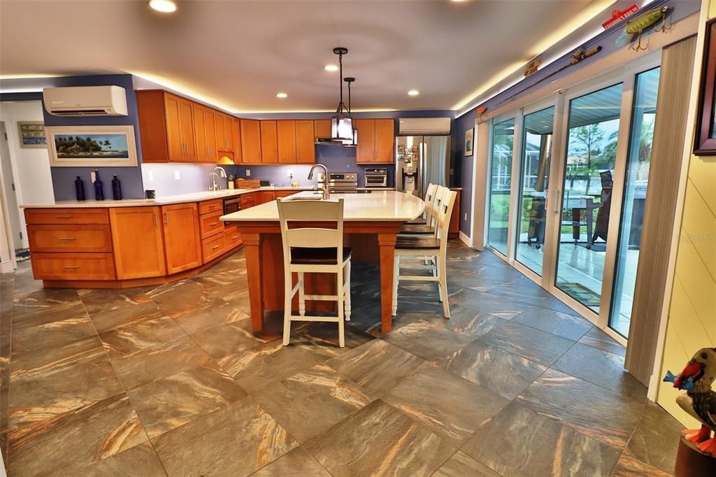 На продажу: $799,000 (3 спален, 3 ванн, 2243 Квадратных фут)