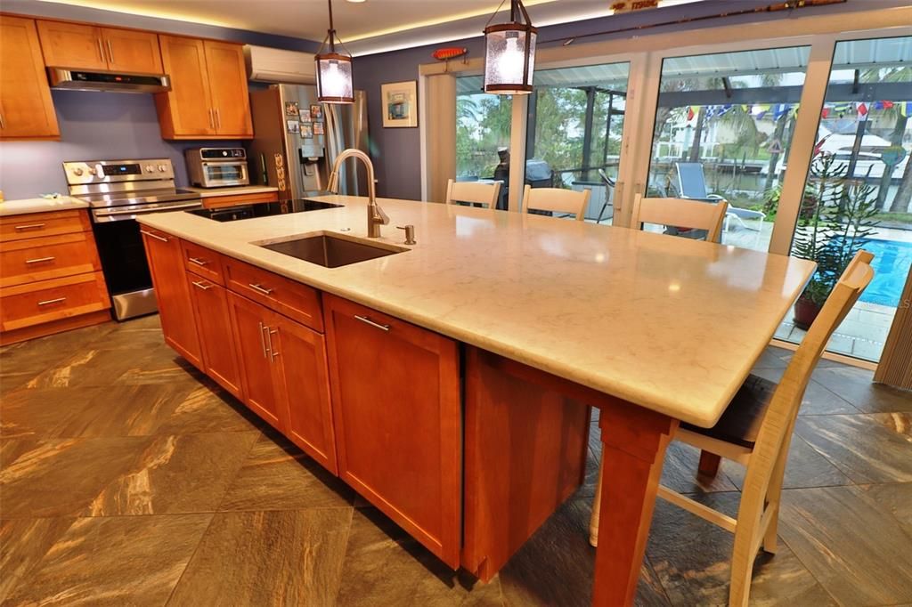 На продажу: $799,000 (3 спален, 3 ванн, 2243 Квадратных фут)