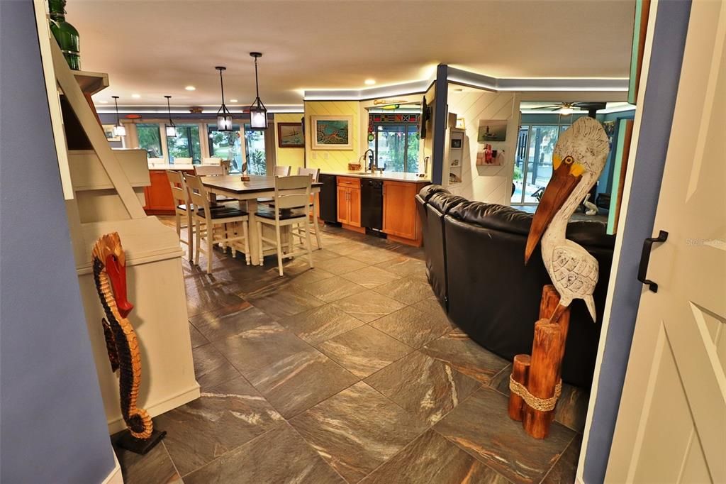 На продажу: $799,000 (3 спален, 3 ванн, 2243 Квадратных фут)