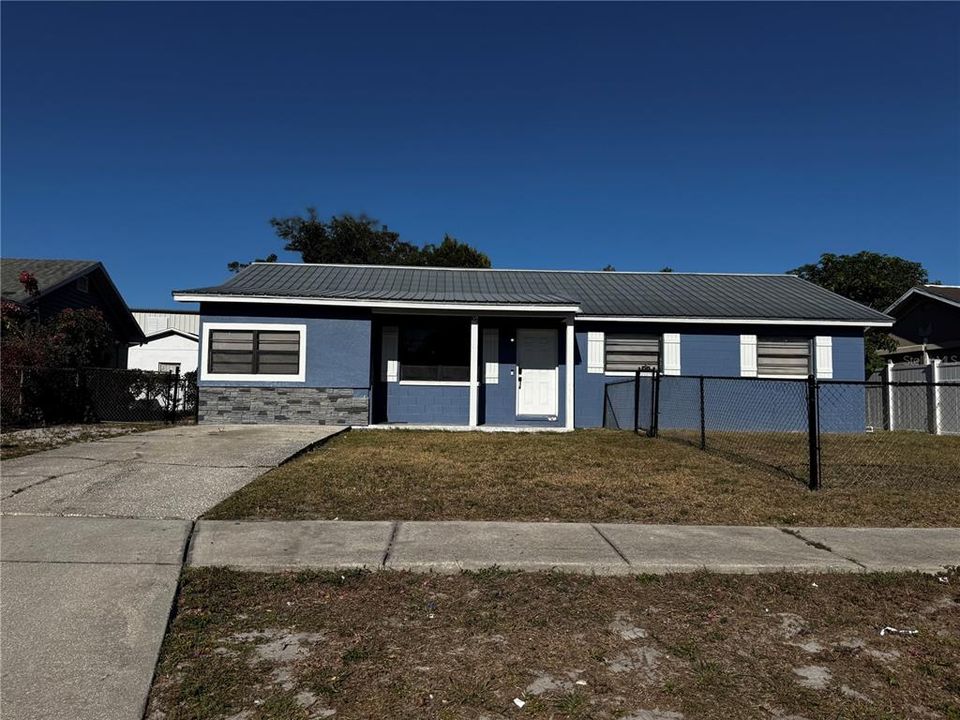 出租: $1,950 (5 贝兹, 2 浴室, 1437 平方英尺)