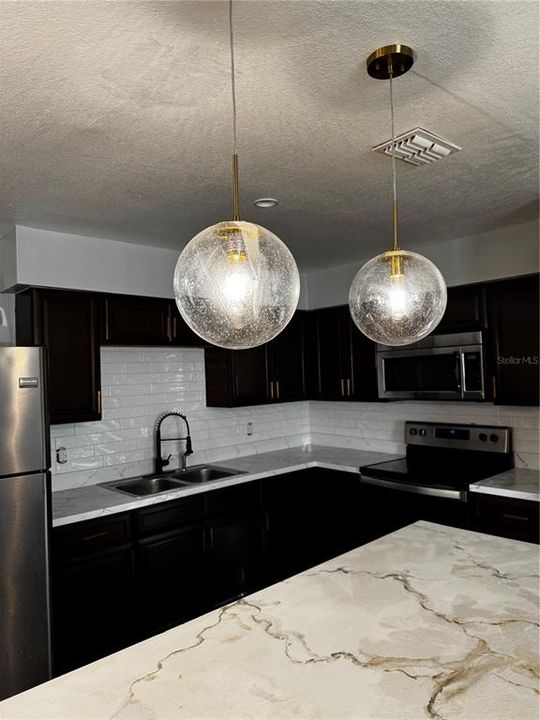 出租: $1,950 (5 贝兹, 2 浴室, 1437 平方英尺)