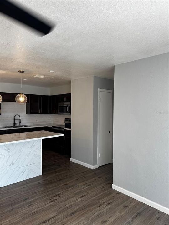 出租: $1,950 (5 贝兹, 2 浴室, 1437 平方英尺)