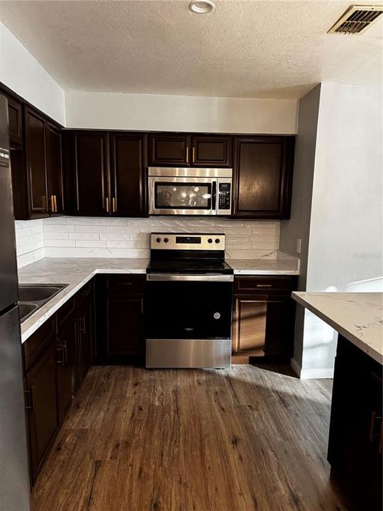 出租: $1,950 (5 贝兹, 2 浴室, 1437 平方英尺)