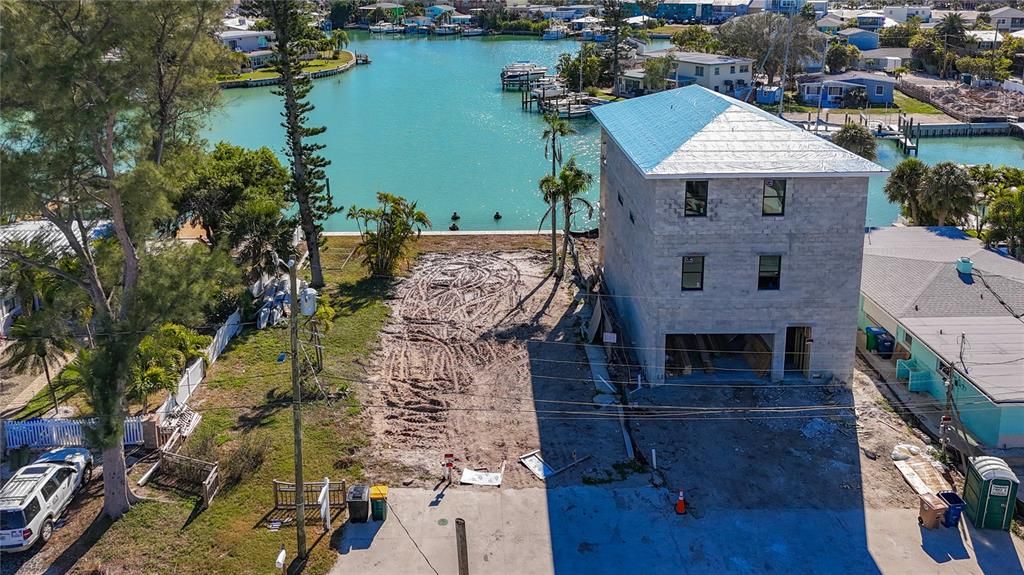 待售: $869,900 (0.14 acres)