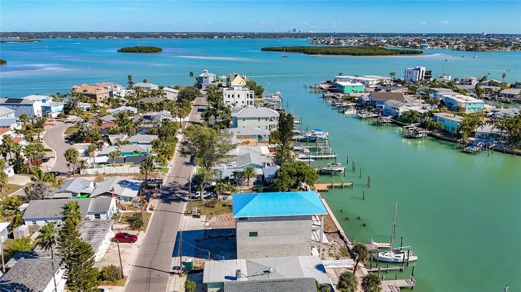 待售: $869,900 (0.14 acres)