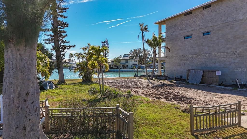 待售: $869,900 (0.14 acres)