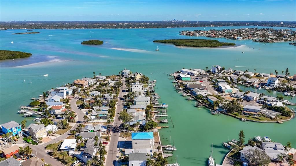 待售: $869,900 (0.14 acres)