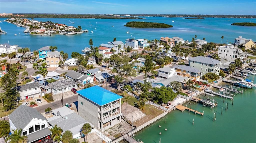 待售: $869,900 (0.14 acres)