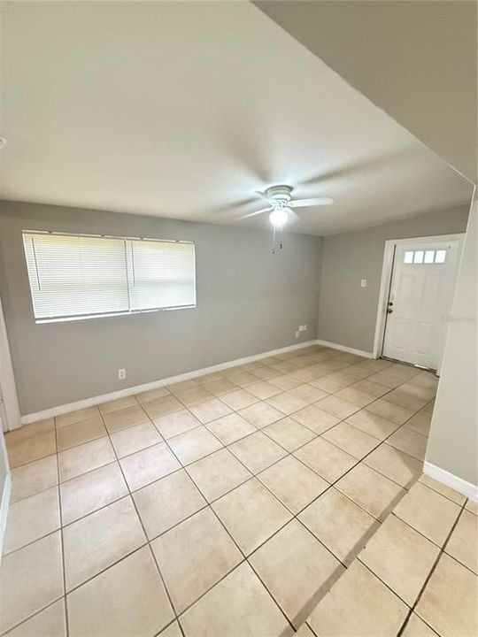 В аренду: $2,095 (3 спален, 1 ванн, 1225 Квадратных фут)